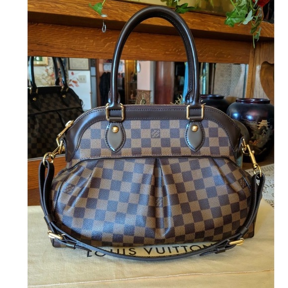 Authentic Louis Vuitton Trevi Pm - Picture 3 of 8